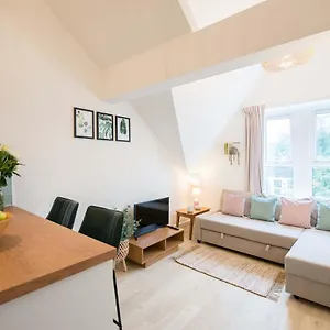 1-bed-central-cardiff-loft-apartment-near-stadium.cardiffhotelswales.com/